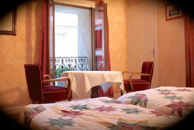 Chambre Rue Roulette à Épône