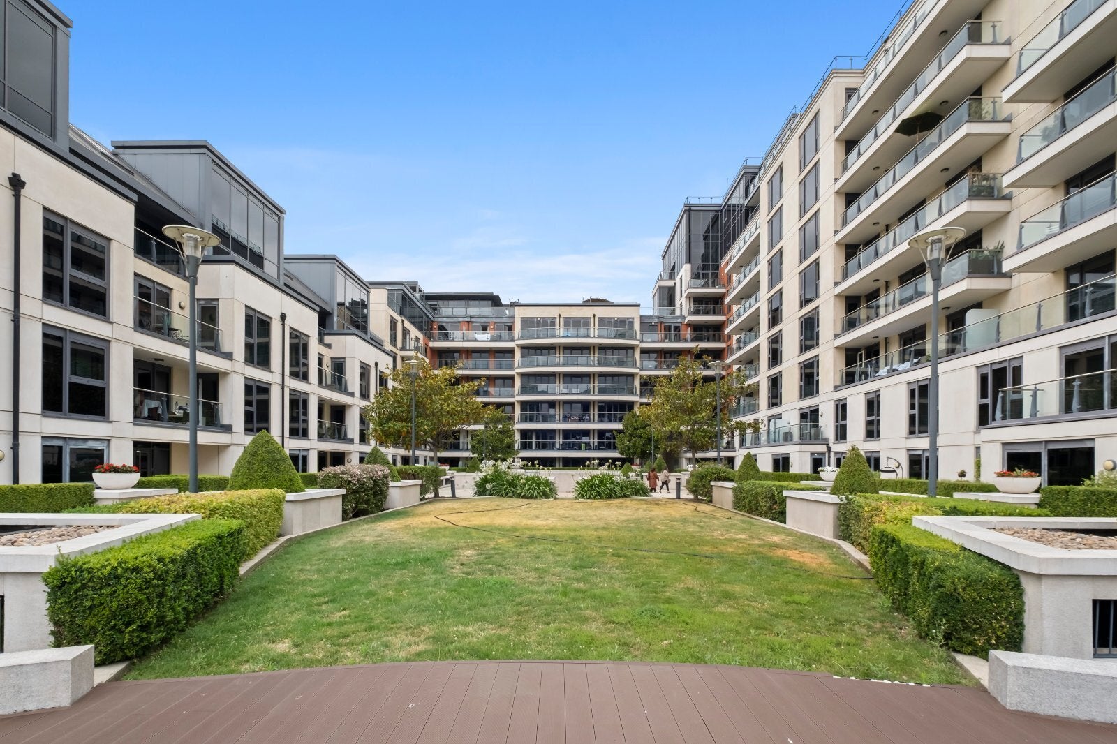 Flat Townmead Road in Greater London