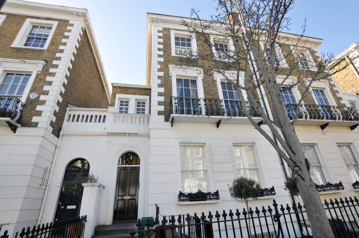 Flat Hemingford Road in Greater London