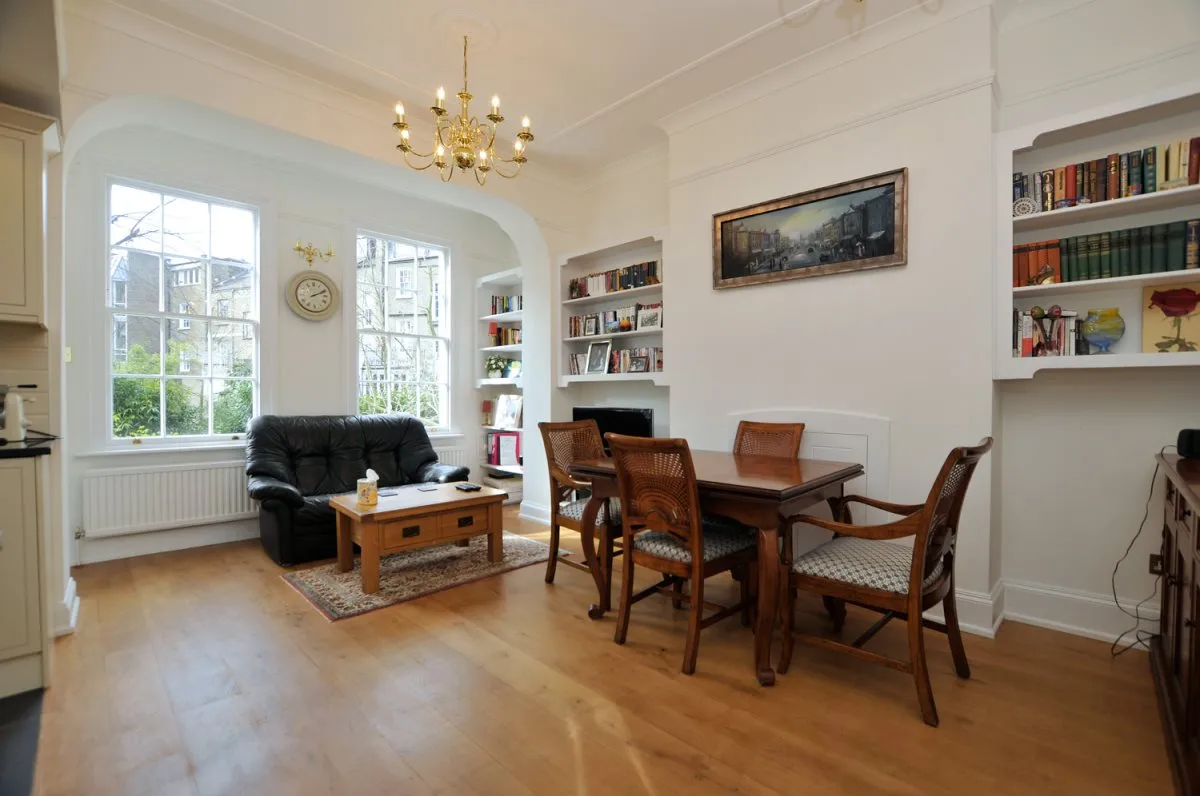 Flat Hemingford Road in Greater London