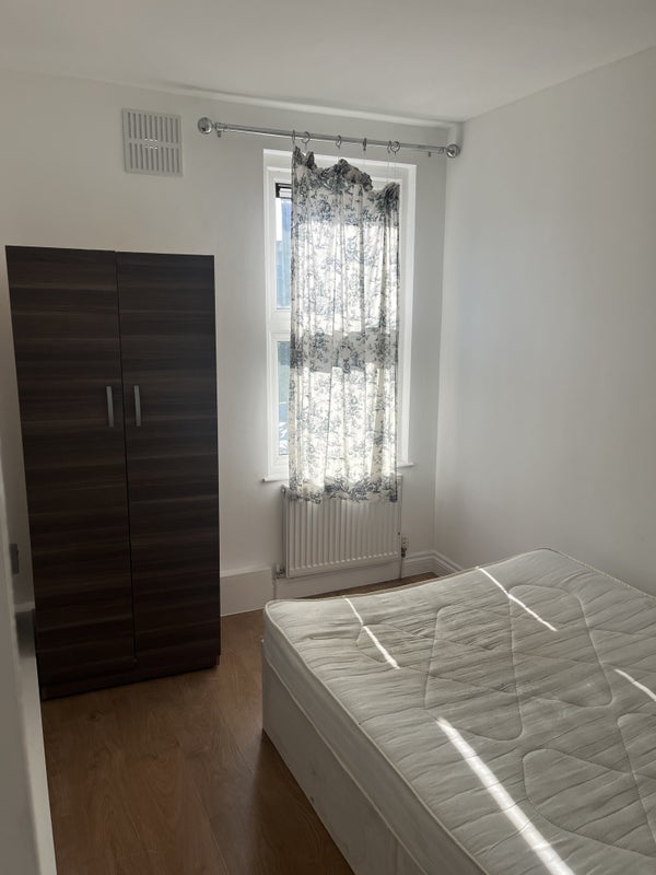 Room Buckland Road in Greater London