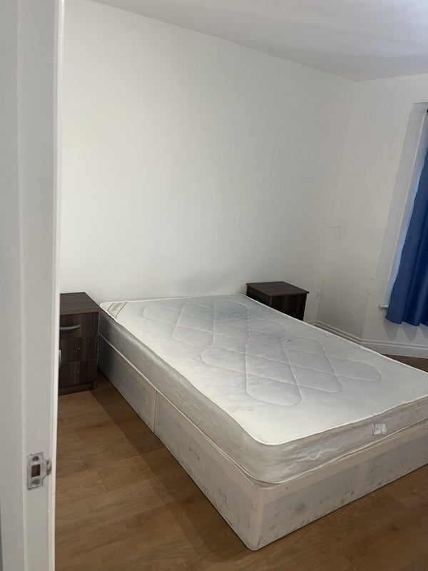 Room Buckland Road in Greater London
