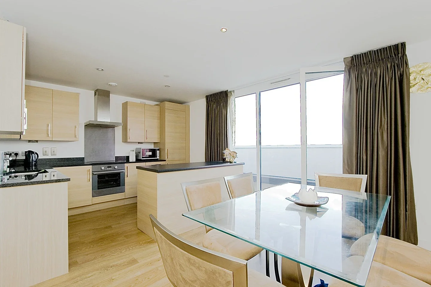 Flat Ward Road in Greater London