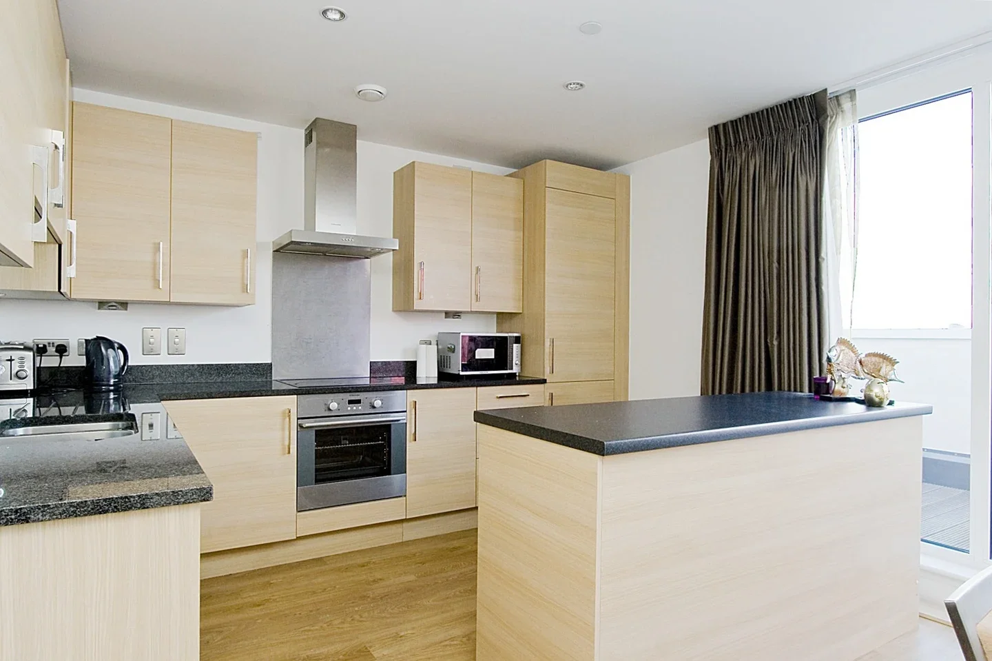 Flat Ward Road in Greater London