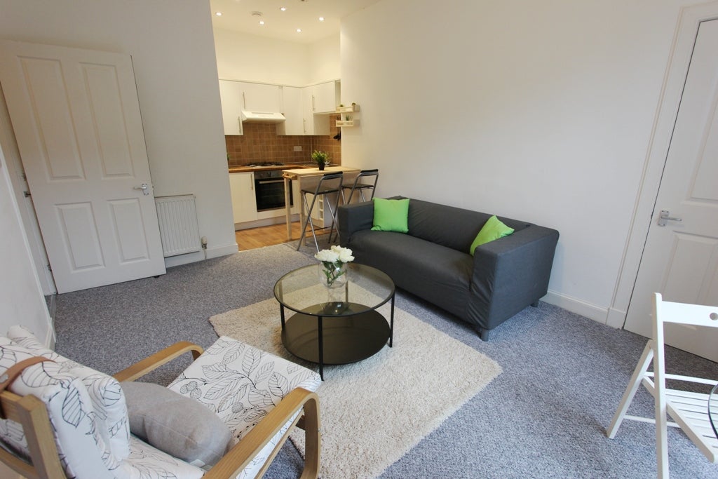 Flat Bryson Road in City of Edinburgh