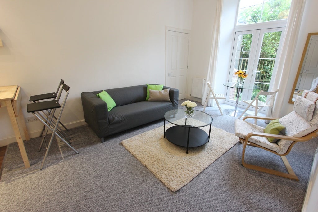 Flat Bryson Road in City of Edinburgh