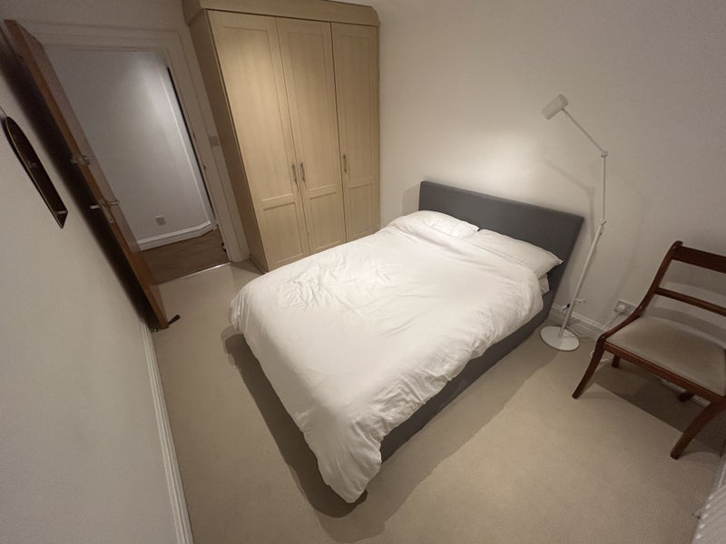 Room Beaumont Rise in Greater London