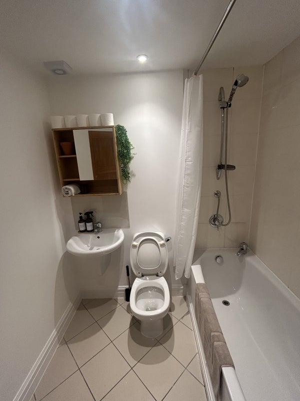 Room Beaumont Rise in Greater London