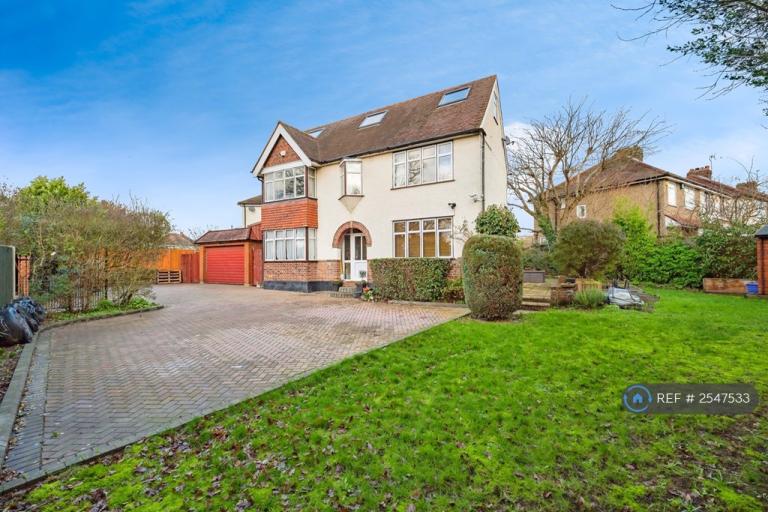 House Love Lane in Iver Heath