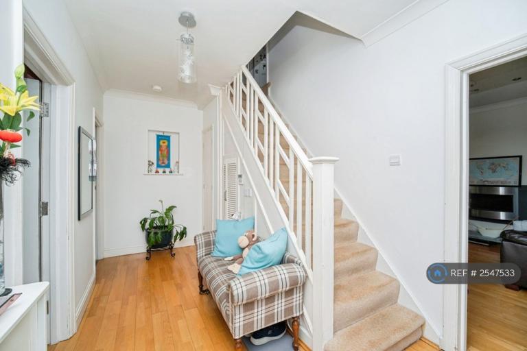 House Love Lane in Iver Heath