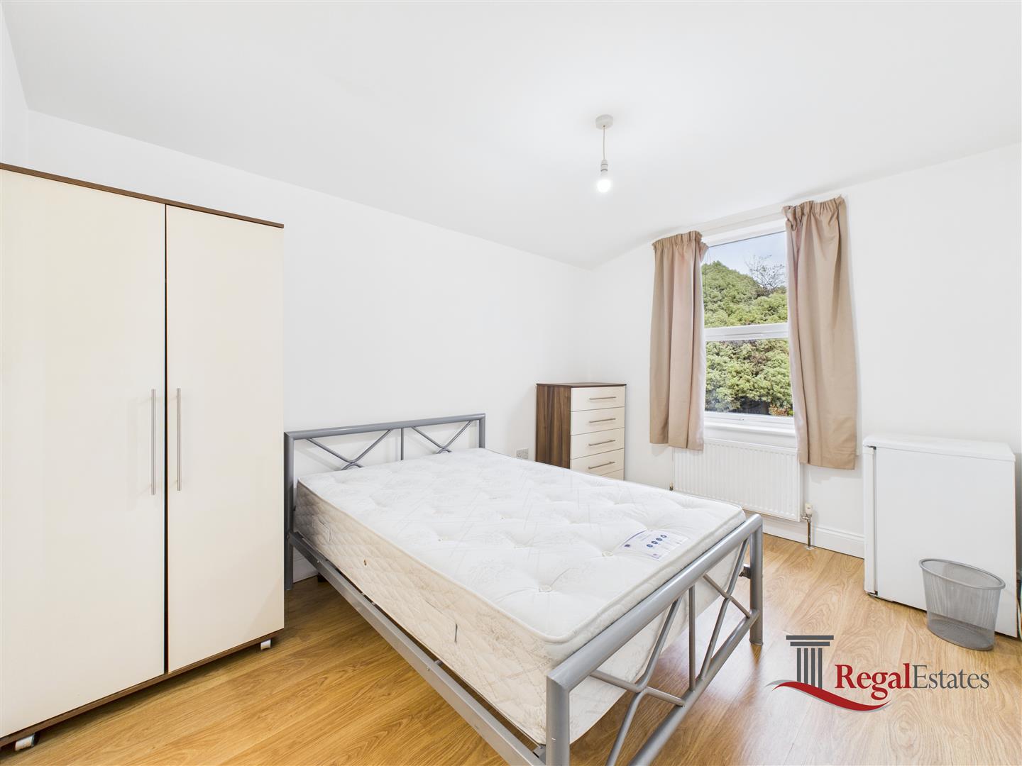 Room Denzil Road in Greater London