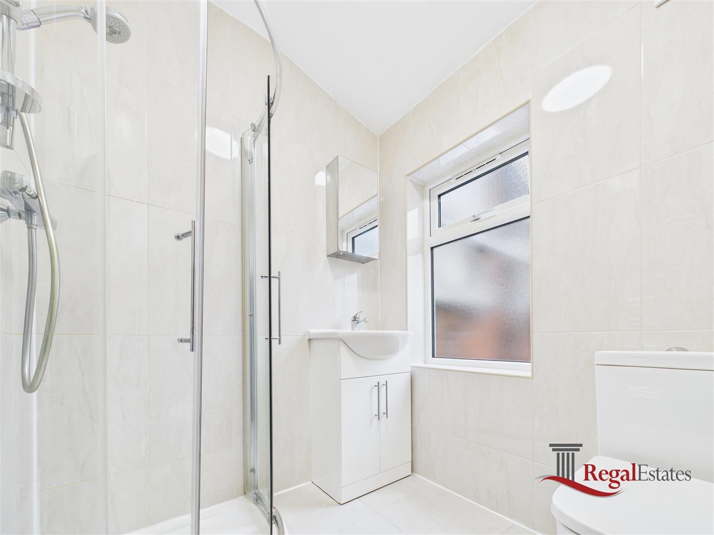 Room Denzil Road in Greater London