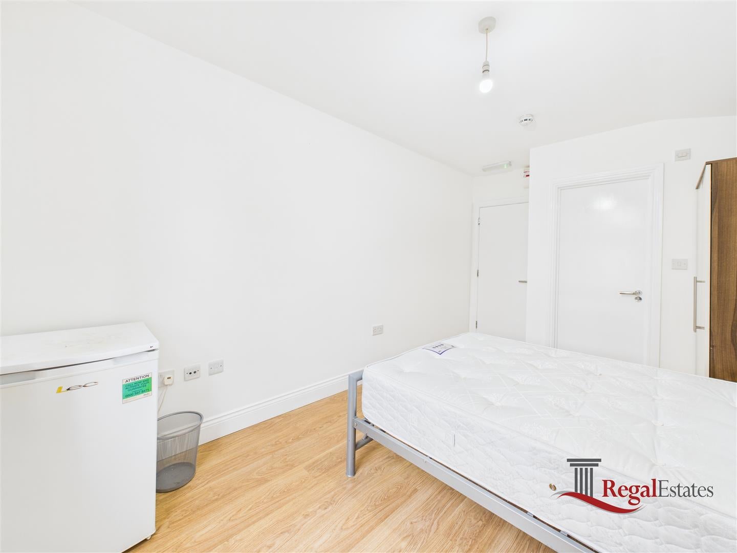 Room Denzil Road in Greater London