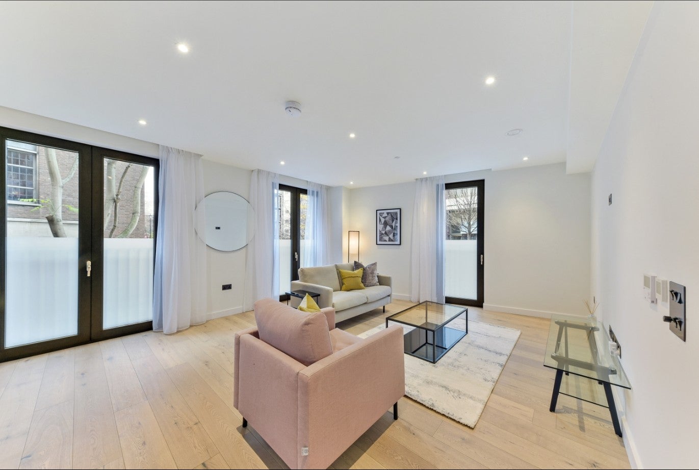 Flat Golden Lane in City of London