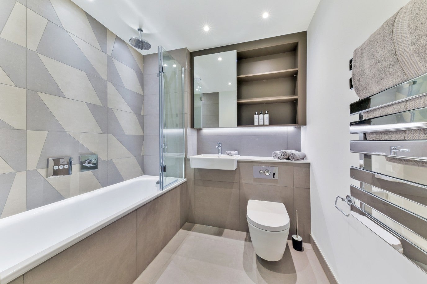 Flat Golden Lane in City of London
