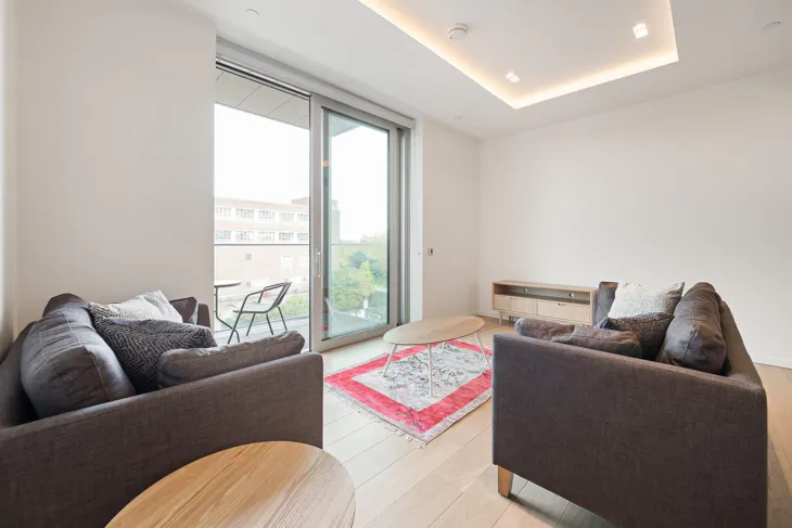 Flat Seagrave Road in Greater London