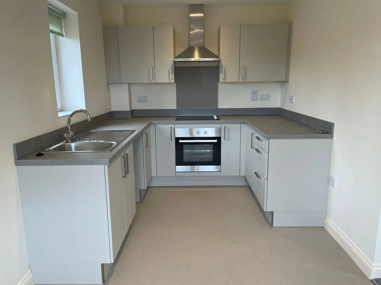 Flat Jeremiah Drive in Archdeacon Newton