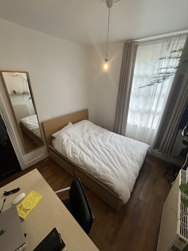 Room Robert Lowe Close in Greater London