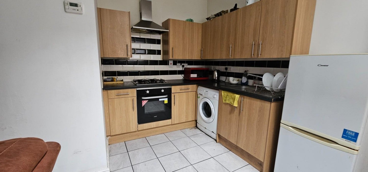 Room King Street in Pontypridd
