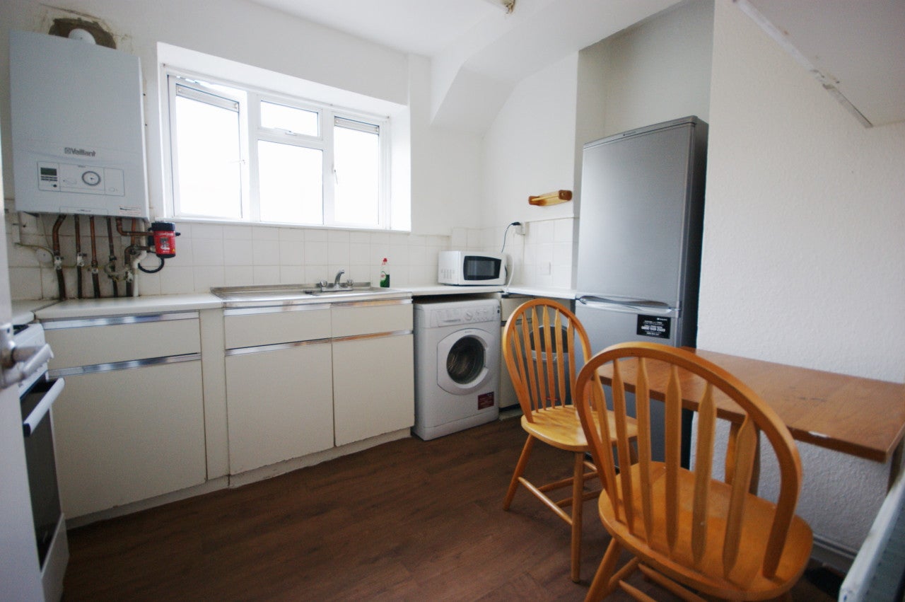 Flat Crowndale Road in London