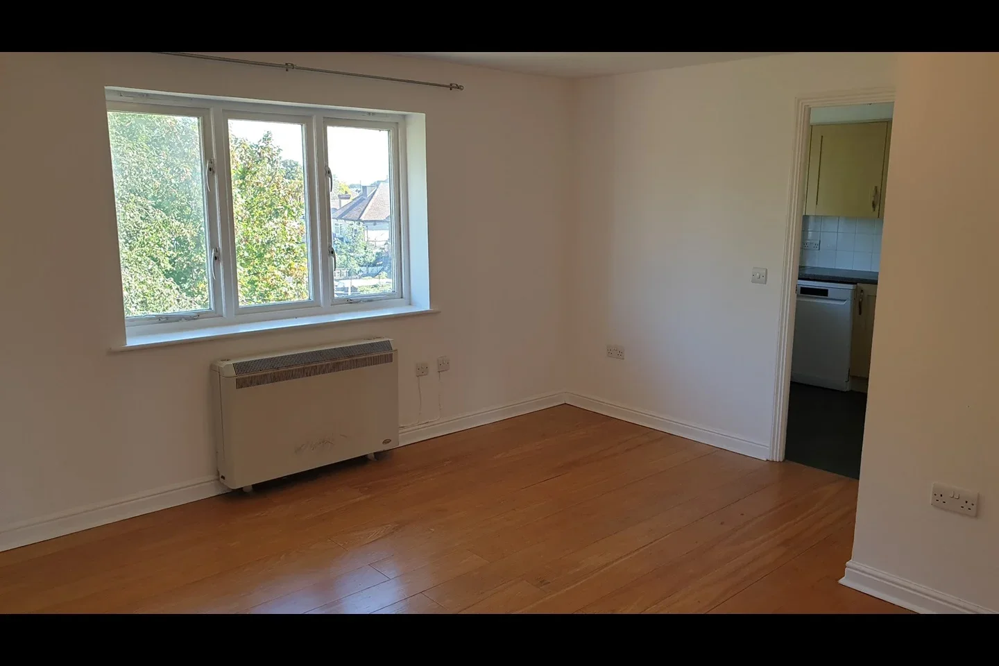 Flat Stanley Close in Greater London