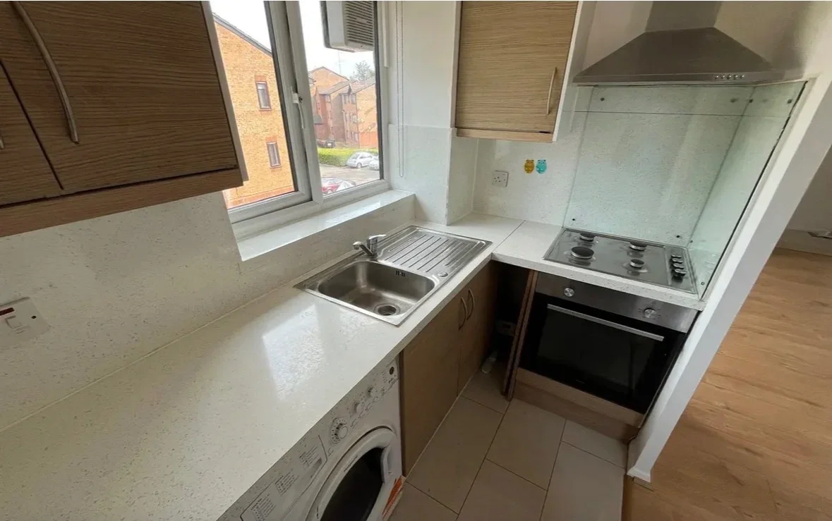 Flat Streamside Close in Greater London
