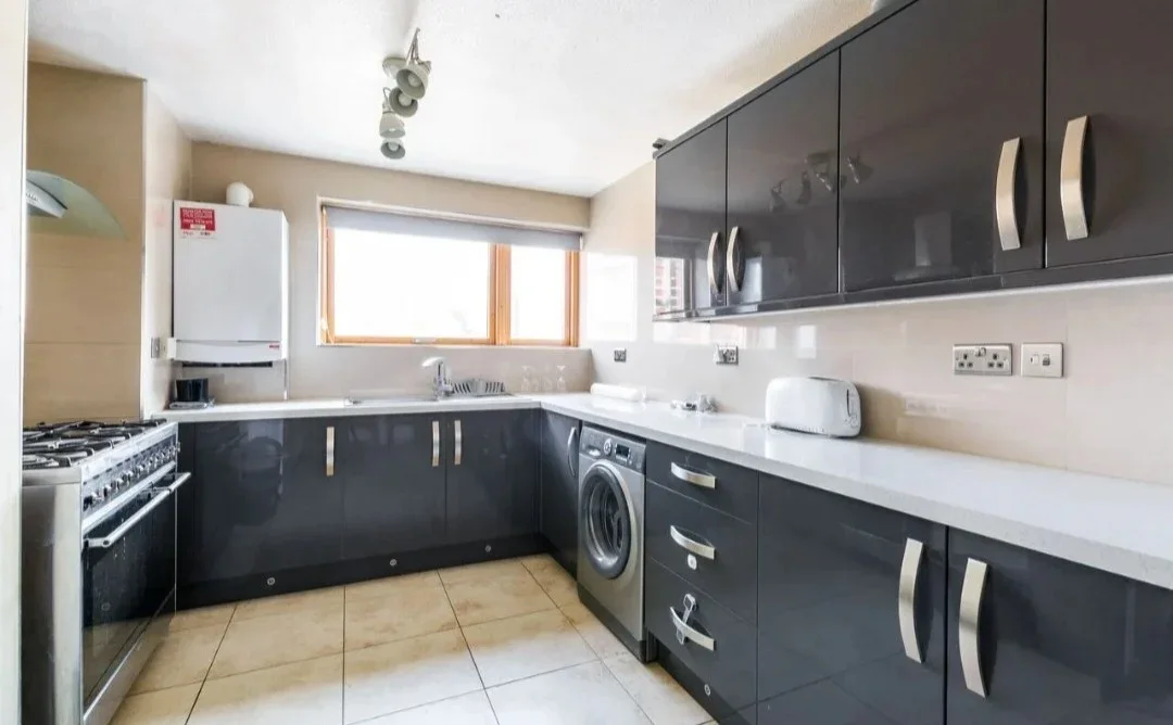 Flat Fothergill Close in Greater London