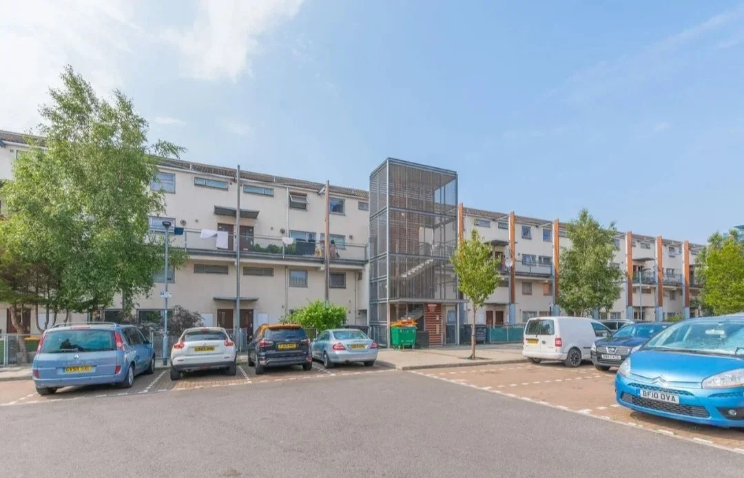 Flat Fothergill Close in Greater London