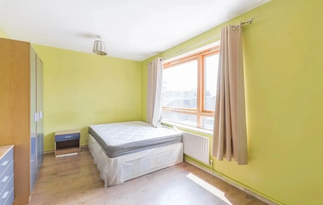 Flat Fothergill Close in Greater London