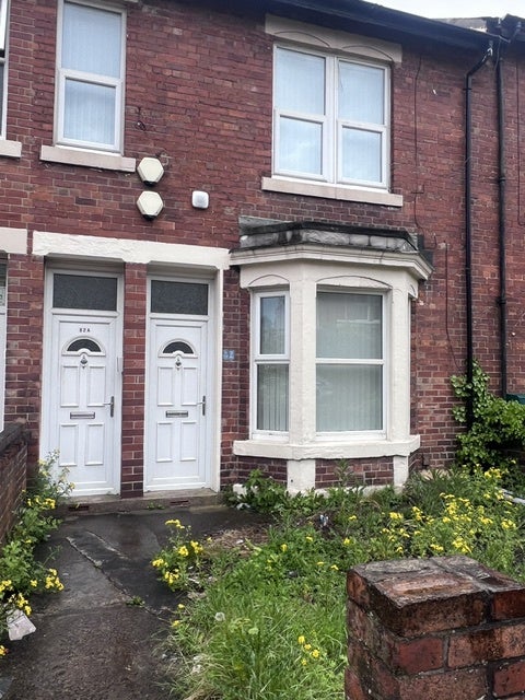 Flat Rothbury Terrace in Newcastle upon Tyne