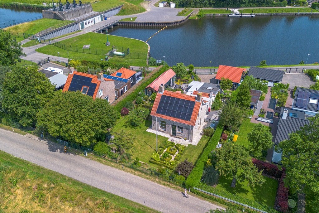 Huis Sasdijk 8 in Dinteloord