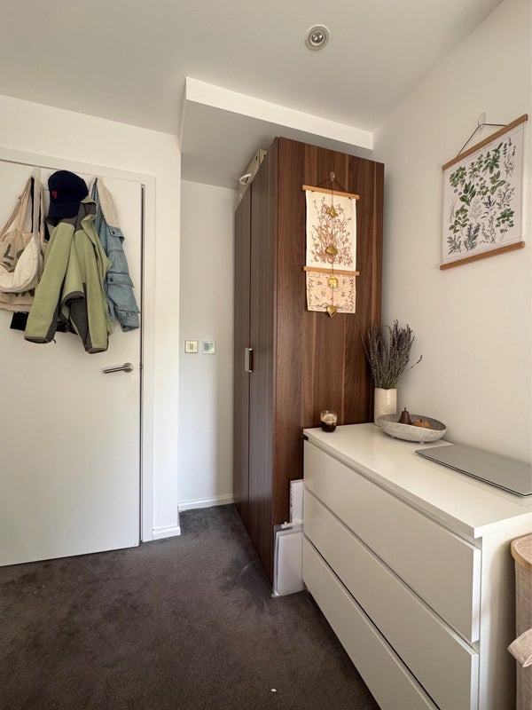 Room Wharf Road in Greater London