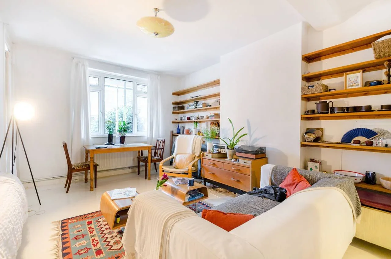 Flat Sewardstone Road in Greater London