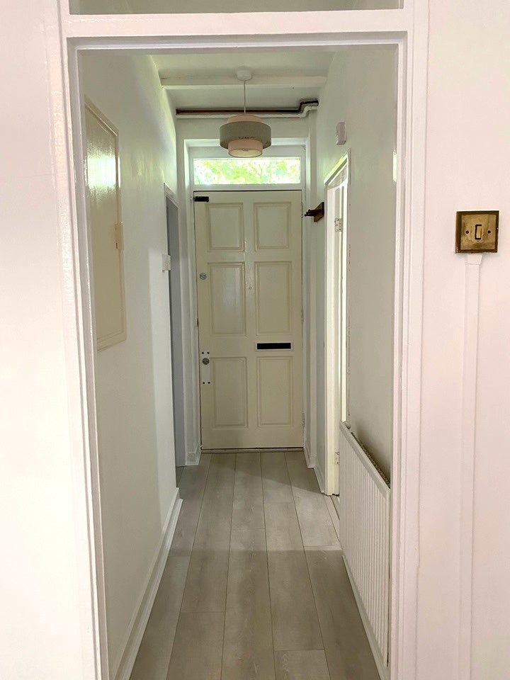 Flat Sewardstone Road in Greater London