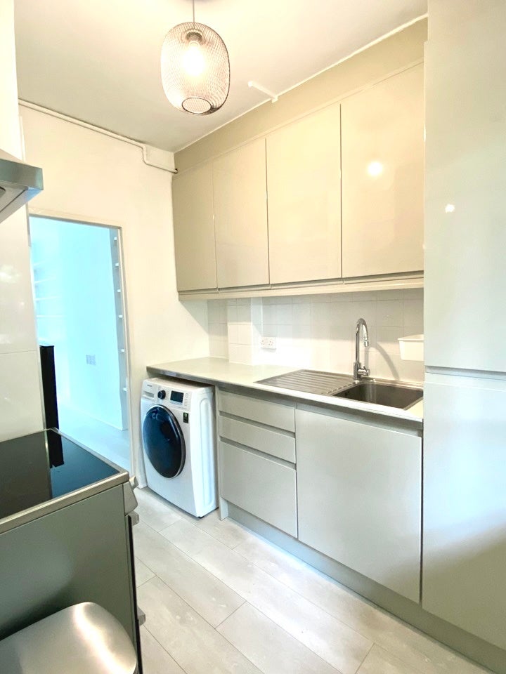 Flat Sewardstone Road in Greater London