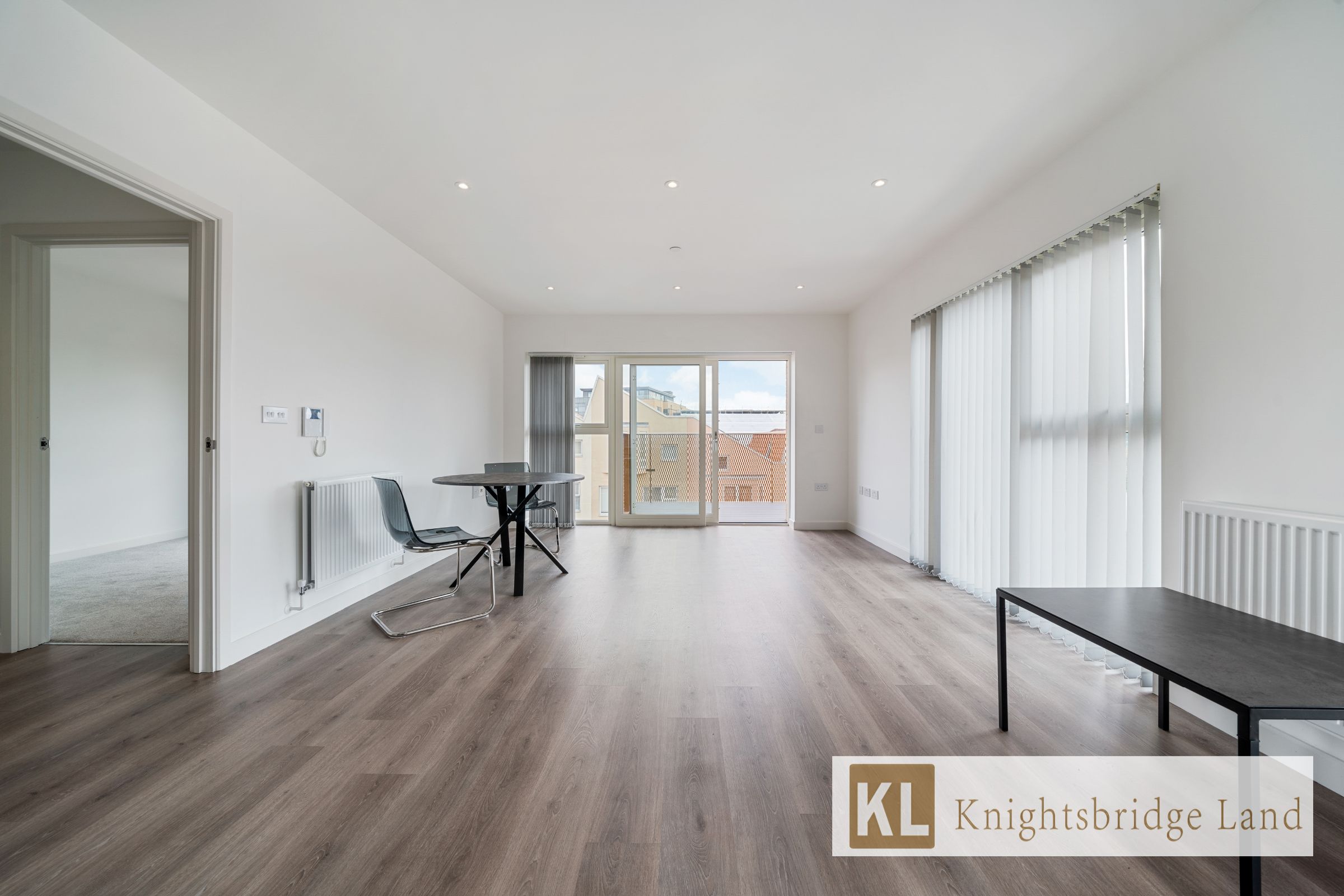 Flat West Hendon Broadway in Greater London