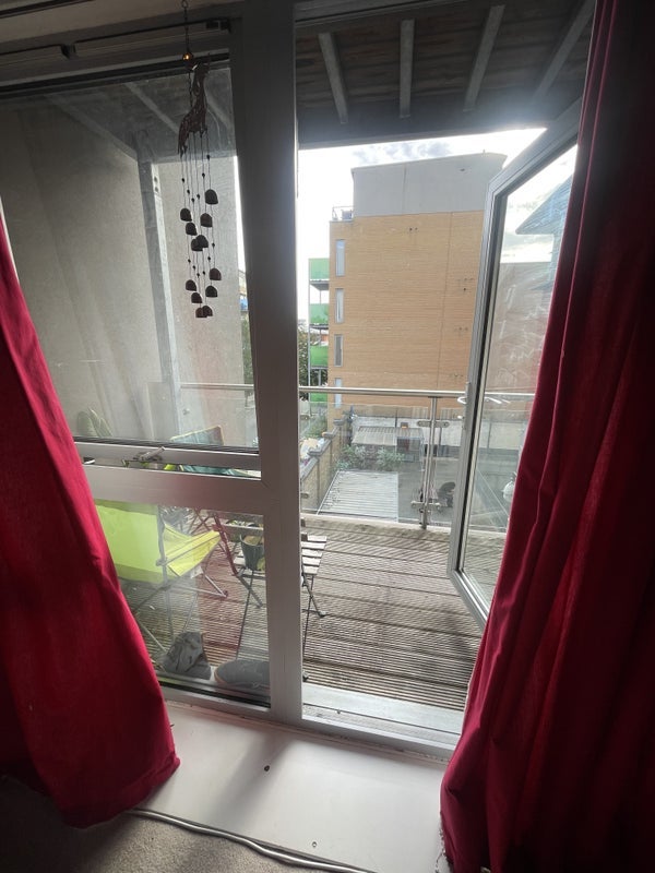 Room Merchant Street in Greater London