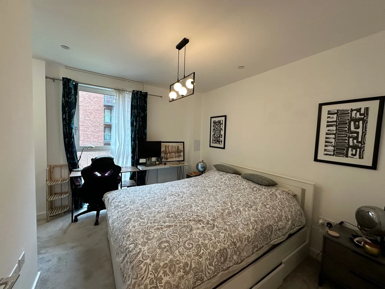Room Thunderer Street in Greater London