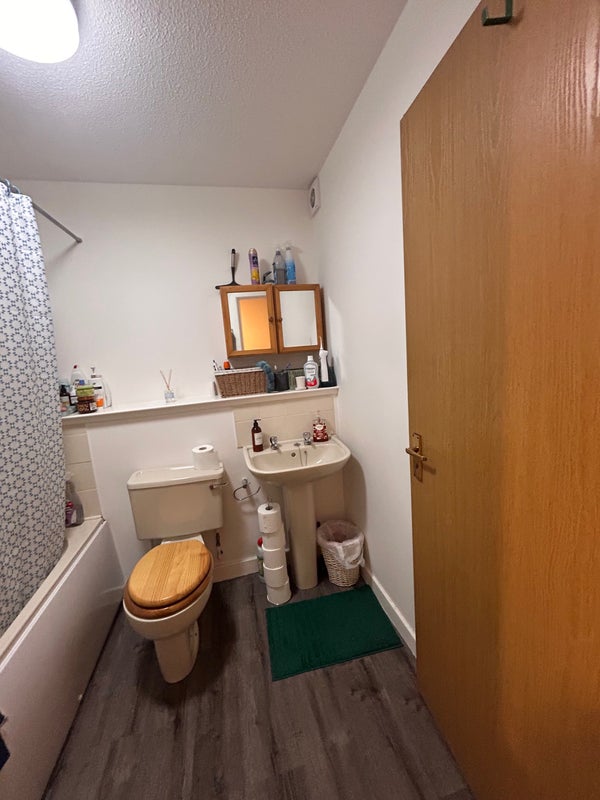 Room Slateford Road in City of Edinburgh