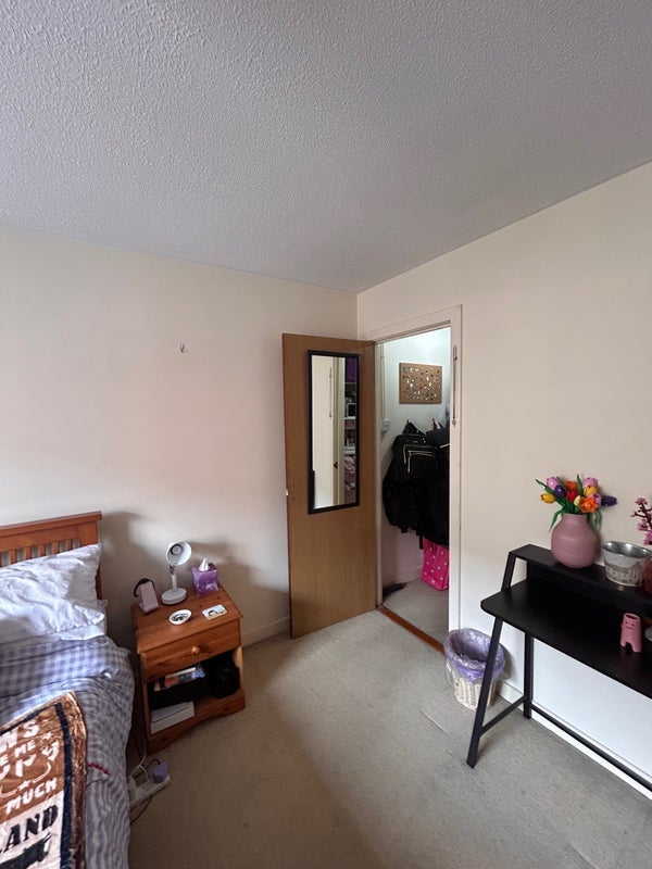 Room Slateford Road in City of Edinburgh