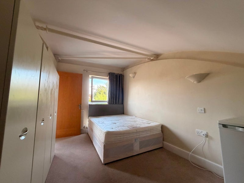 Room Mulgrave Road in Greater London