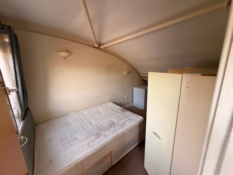 Room Mulgrave Road in Greater London