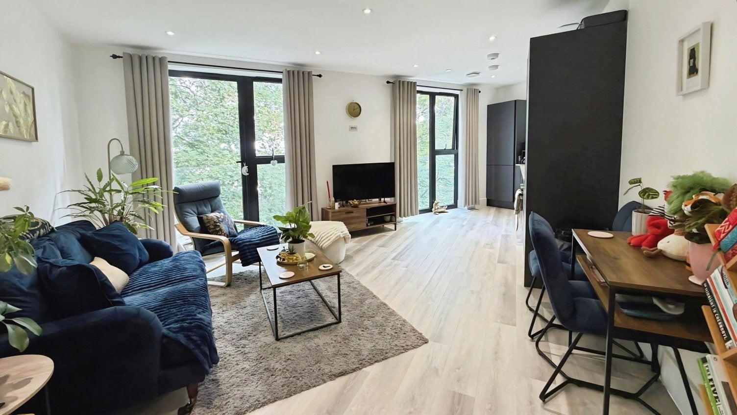 Flat Bourne Way in London