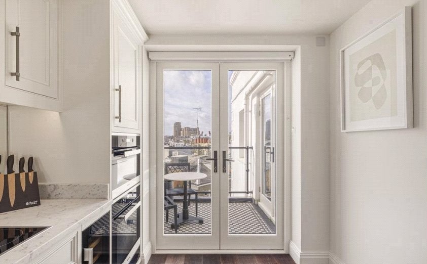 Flat Prince of Wales Terrace in Greater London