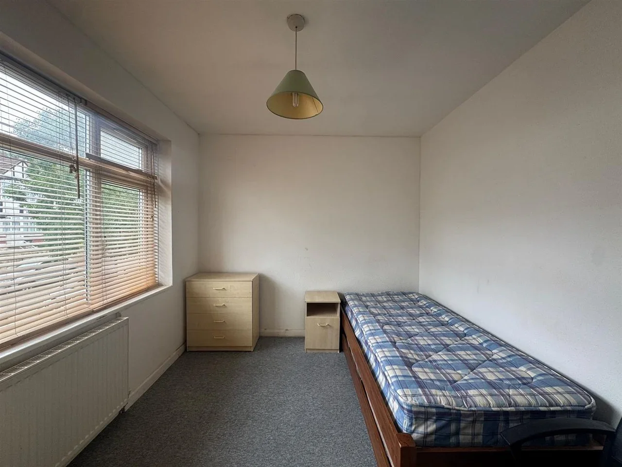 Flat Grosvenor Road in Greater London