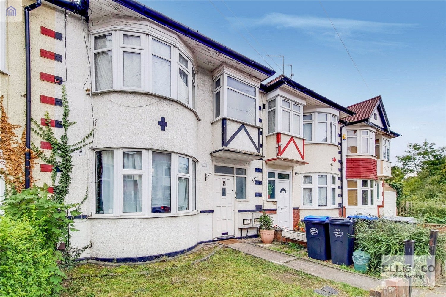 Flat Elms Court in Greater London