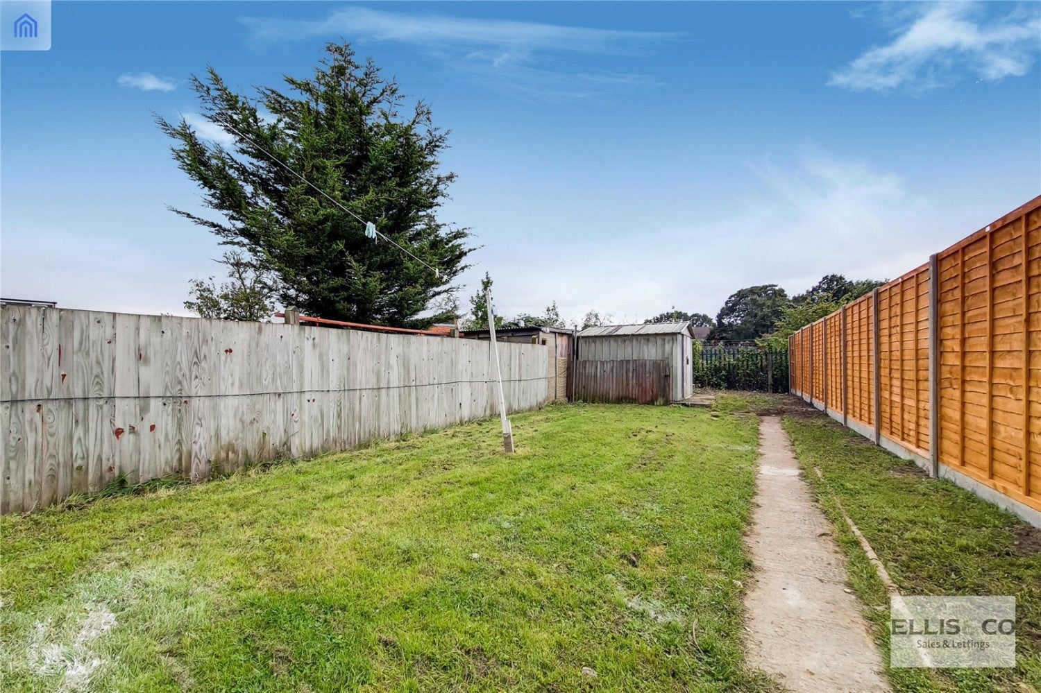 Flat Elms Court in Greater London