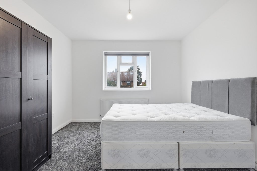 Room Masters Close in Luton