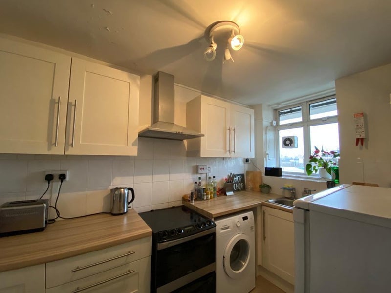 Room Stewarts Road in Greater London