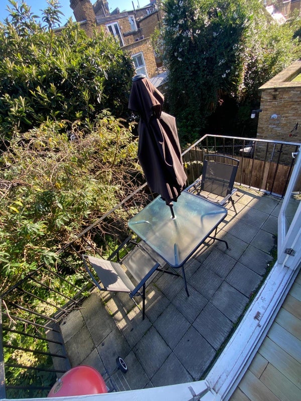 Room Radipole Road in Greater London